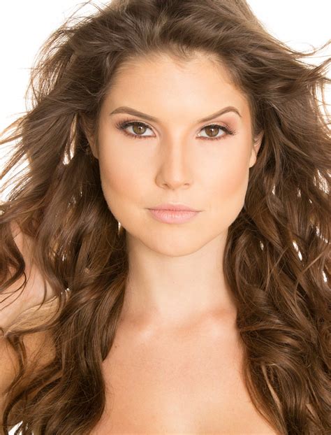 Amanda Cerny .